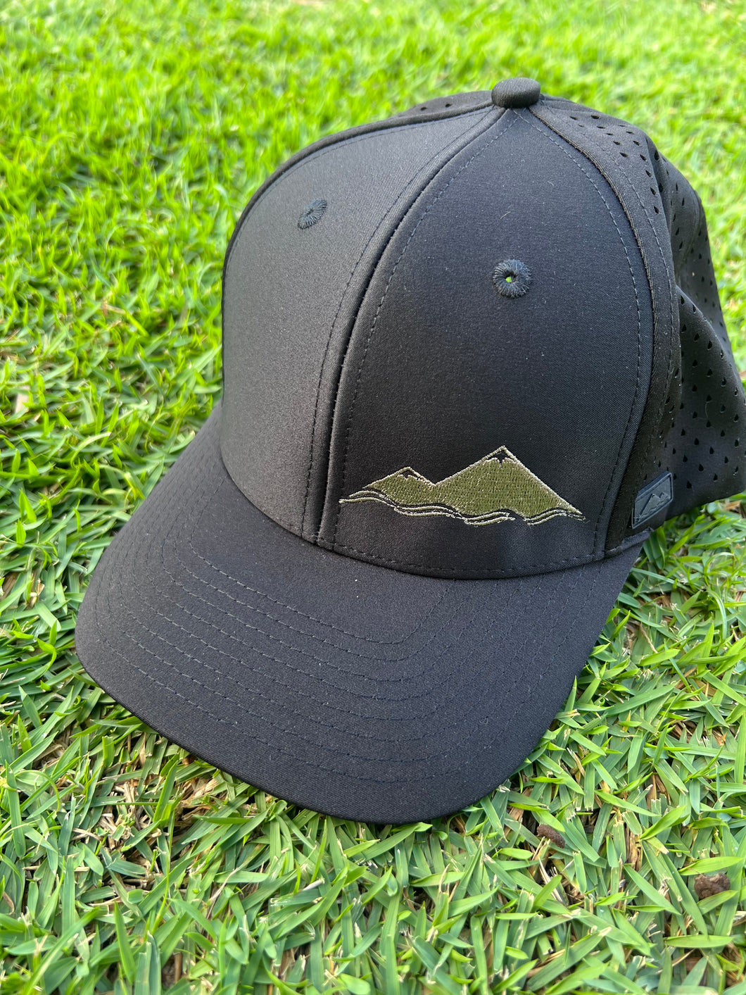 BLACK CUSTOM HAT(MTN EMB)